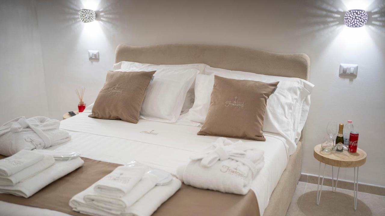 Dimora Fantasia Charme B&B Bari Exteriör bild
