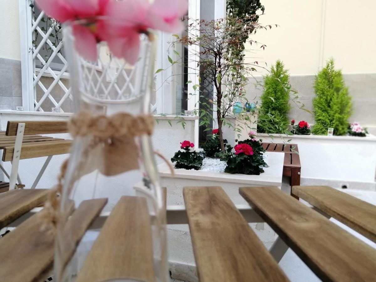 Dimora Fantasia Charme B&B Bari Exteriör bild