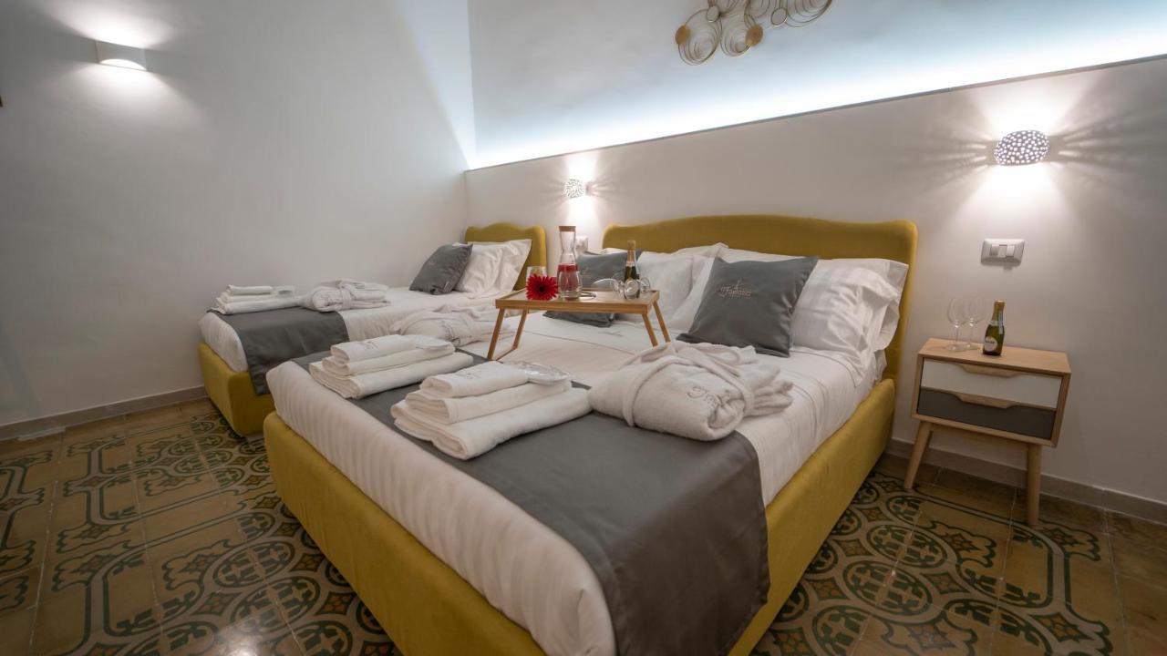 Dimora Fantasia Charme B&B Bari Exteriör bild