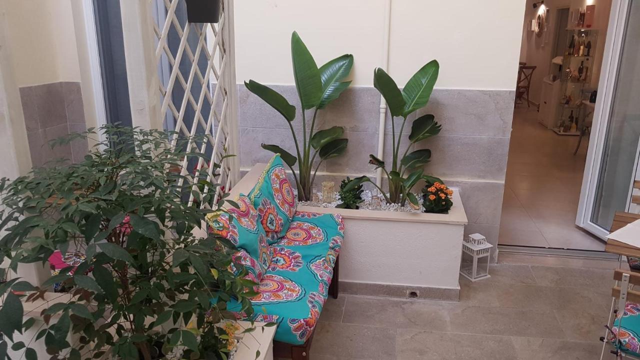 Dimora Fantasia Charme B&B Bari Exteriör bild