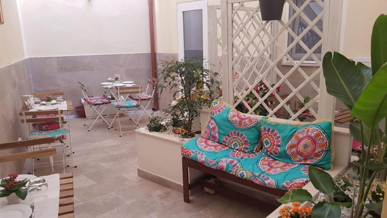 Dimora Fantasia Charme B&B Bari Exteriör bild